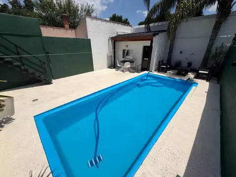 Casa en Venta con 4 cocheras