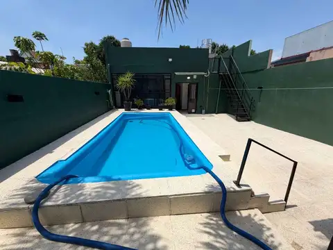 CASA 4 AMB JARDIN COCHERAS PILETA  VILLBALLESTER