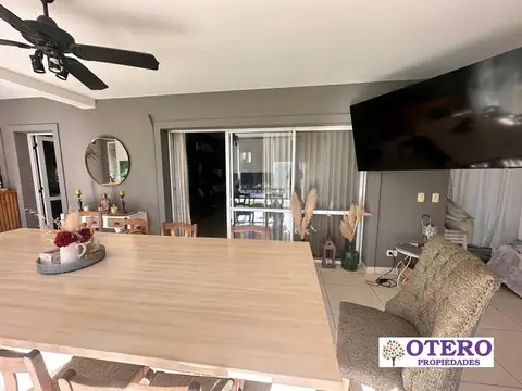 Casa en Venta con 6 cocheras