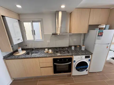 3 AMBIENTES AL FRENTE COMPLETAMENTE RECICLADO
