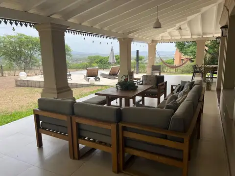VENTA ESPECTACULAR CASA EN LA AGUADA