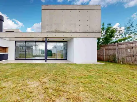 CASA DUPLEX EN VENTA EN BARRIO QUIMILAR