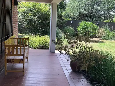 Casa en alquiler en el casco viejo frente a la plaza