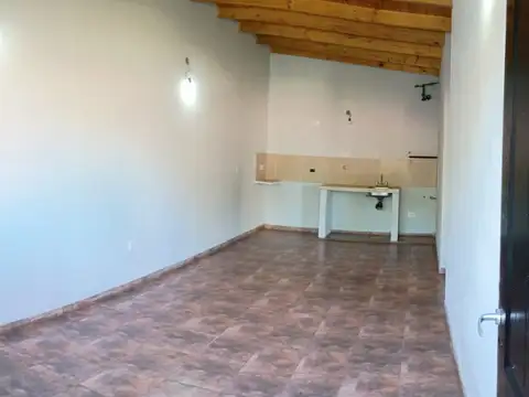 Casa en Alquiler en Villa Elvira, $ 700.000