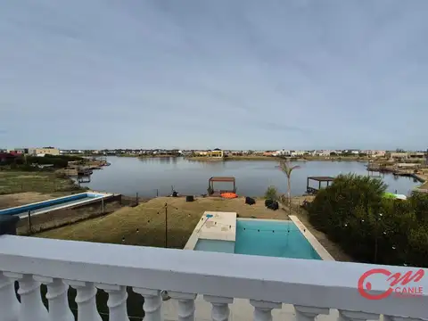 Casa en venta a la laguna San Sebastián. Area 8