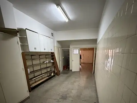 Casa 10 ambientes con 2 baños