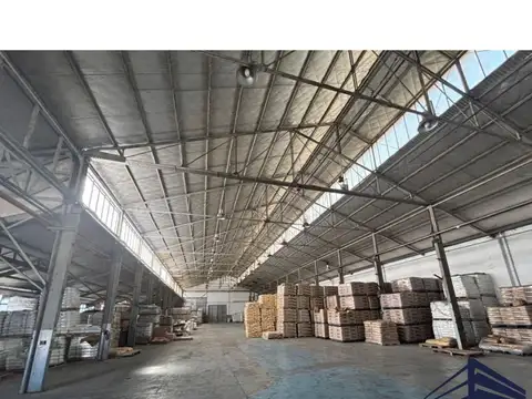 Alquiler de galpon dentro de predio empresarial Loma Hermosa