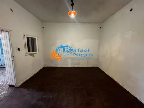 Depto Tipo Casa en Alquiler en Lomas del Mirador, $ 600.000