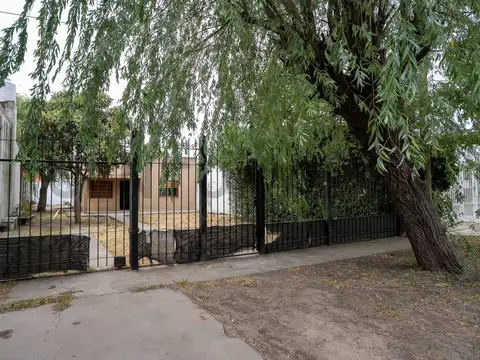 Casa 4 ambientes con 1 baño
