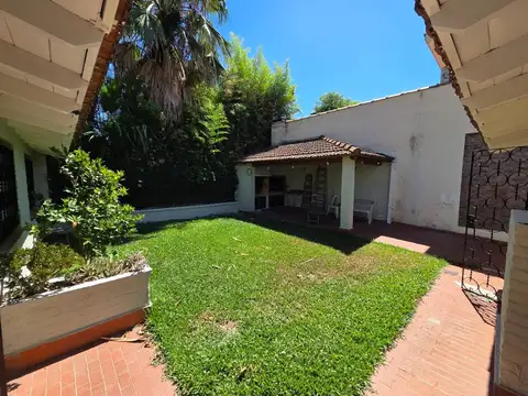 Depto Tipo Casa en Alquiler de 4 ambientes