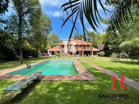 Casa 6 ambientes con 5 baños