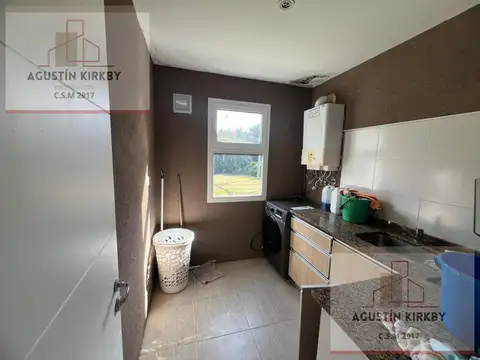Casa 4 ambientes con 3 baños