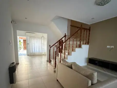 Depto Tipo Casa en Venta de 4 ambientes