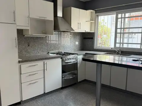 Depto Tipo Casa en Venta con 1 cocheras