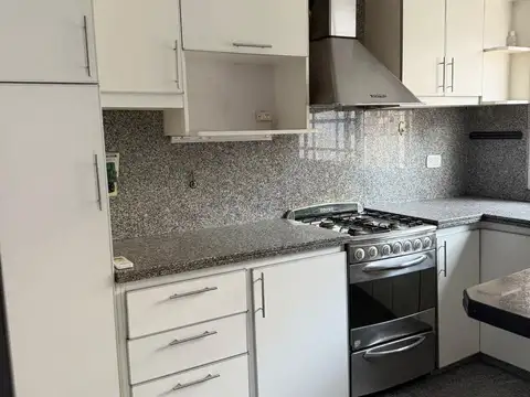 Depto Tipo Casa 4 ambientes con 4 baños