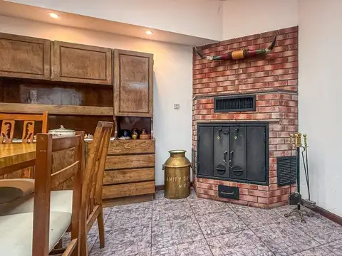 Casa 5 ambientes con 2 baños