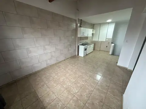 Alquiler de departamento tipo casa dos ambientes en Wilde Centro