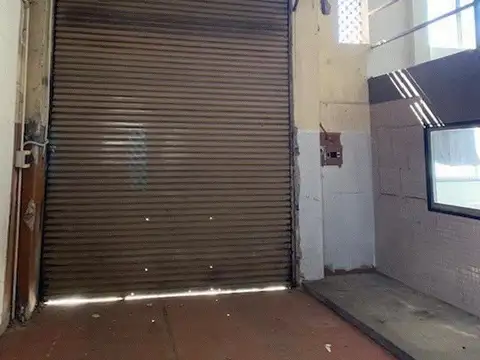 Deposito alquiler 200m2. Mixtura 2. Flores