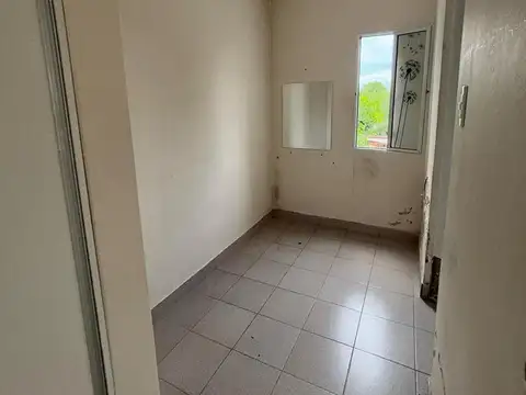 Depto Tipo Casa 4 ambientes con 1 baño