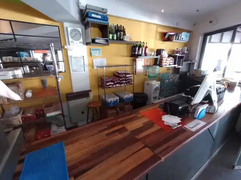 Edificio Comercial en venta - Local - 3 Departamentos - San Clemente del Tuyú