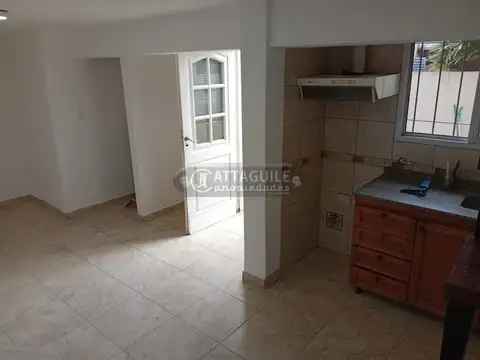 Depto Tipo Casa en Alquiler en San Antonio de Padua, $ 600.000