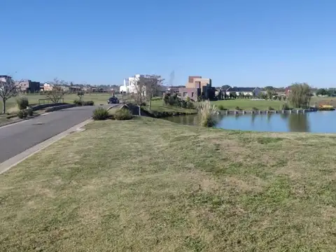 LOTE A LA LAGUNA  AREA 11 CON PLANOS SAN SEBASTIAN