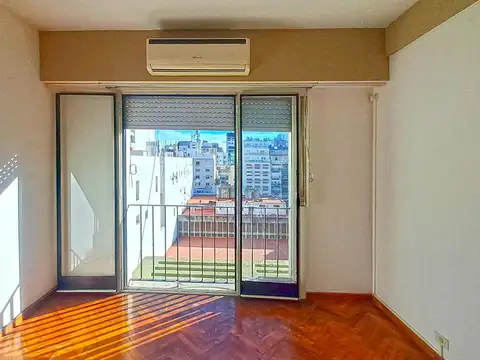 Departamento de 2 ambientes con cochera en Retiro