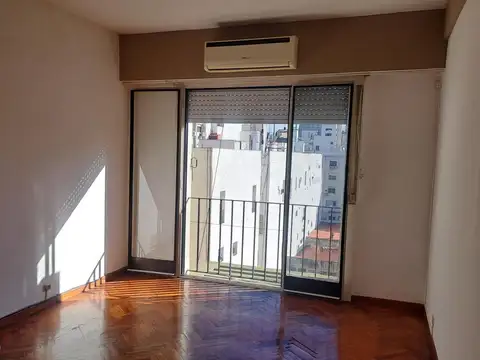 Esmeralda 800, Piso 9°