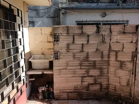 Depto Tipo Casa 2 ambientes con 1 baño