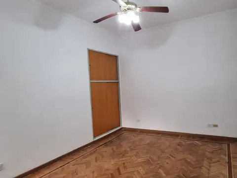 Depto Tipo Casa en Alquiler en Villa Crespo, $ 650.000