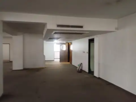 Oficina Monoambiente con 4 baños