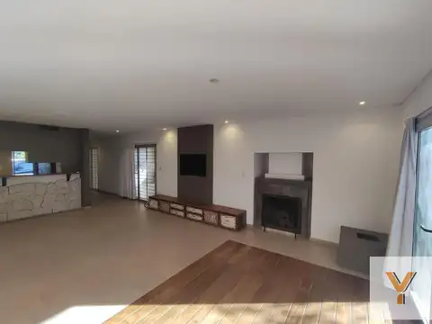 Casa en Venta en El Palomar, USD 195.000