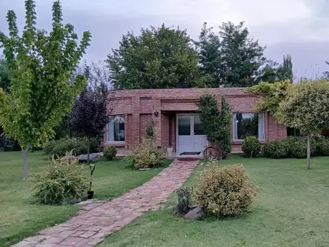 Venta excelente casaquinta en Barda del medio