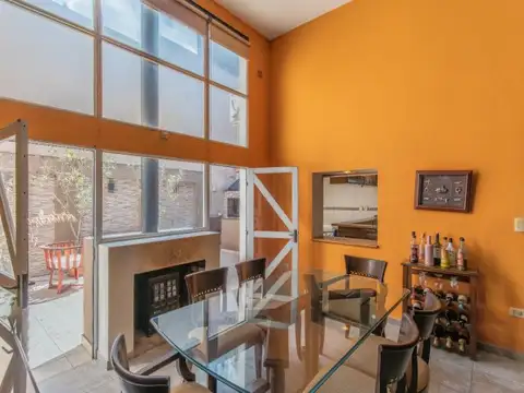 Casa de 5 ambientes con patio y parrilla