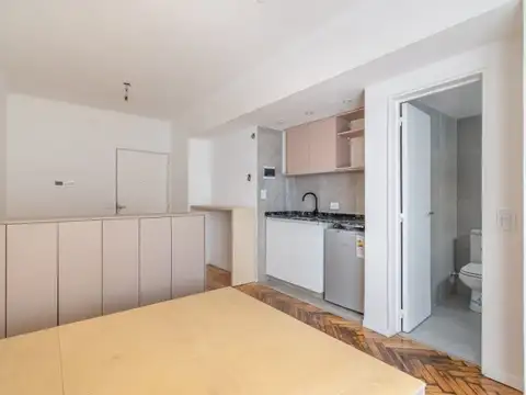 VENTA - MONOAMBIENTE CON PATIO - RECICLADO  A NUEVO  - BAJAS EXPENSAS