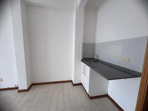 Departamento en Alquiler en Zárate, $ 400.000
