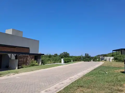 Publica 100, Piso 4 17