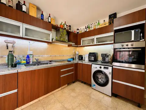 Departamento 4 ambientes con 2 baños