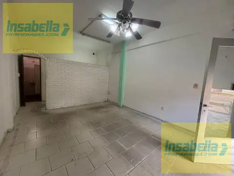 Local en Alquiler en Constitucion, $ 400.000