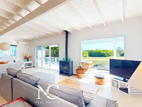 Casa en Venta con 2 cocheras