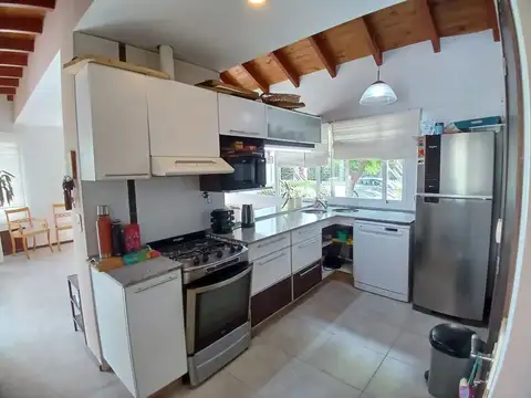 VENTA CASA 4 DORMITORIOS CHACRAS DE CORIA