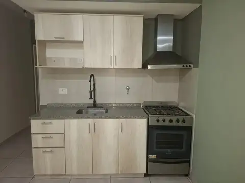 Departamento en Alquiler en Villa Luzuriaga, $ 600.000