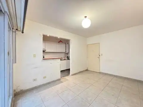 2 Ambientes con patio a reciclar