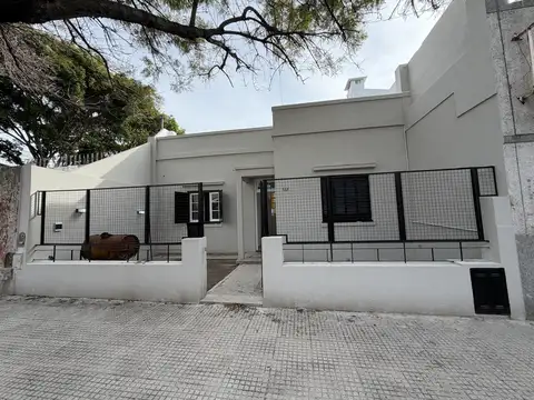 CASA 4 AMBIENTES SOBRE LOTE PROPIO, PATIO Y TERRAZA