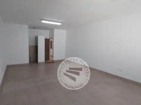 Amplia y luminosa Estudio /Oficina  al contrafrente