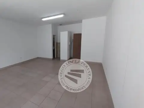 Amplia y luminosa Estudio /Oficina  al contrafrente