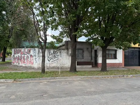 VENTA LOTE EN ESQUINA CON 3 PH A REFACCIONAR EN MORÓN