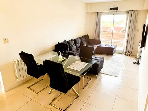 Hermoso 3 ambientes c/balcón