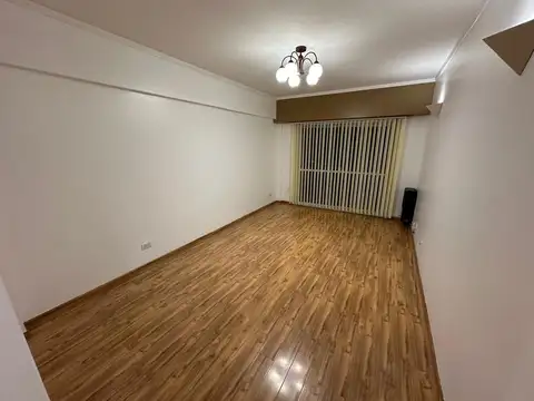 DEPARTAMENTO 3 AMBIENTES CON BALCON Y COCHERA, PLAZA MITRE