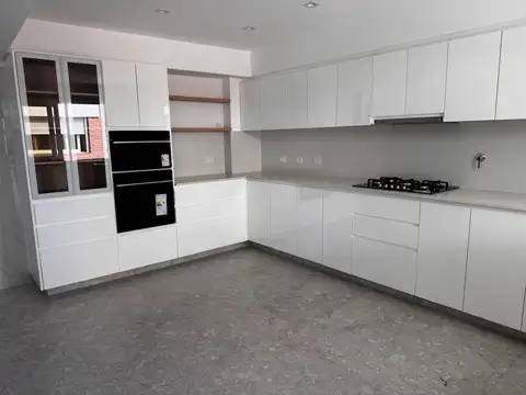 Departamento 5 ambientes con 4 baños
